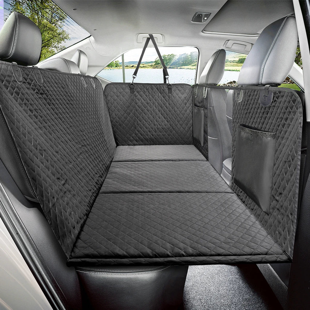 Housse de siège auto imperméable pour chien, vue d'ensemble sur banquette arrière